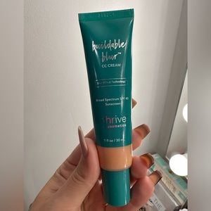 BLACK FRIDAY SALE 🖤Thrive Causemetics CC foundation